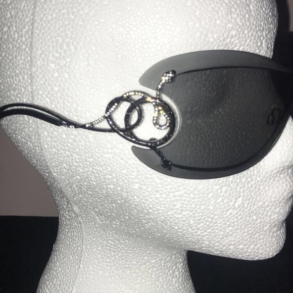 Roberto Cavalli Accessories - Authentic Roberto Cavalli 🕶